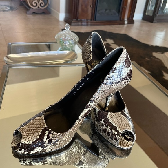 Stuart Weitzman Python Pumps Beige size 8.5 Cute - Picture 4 of 13